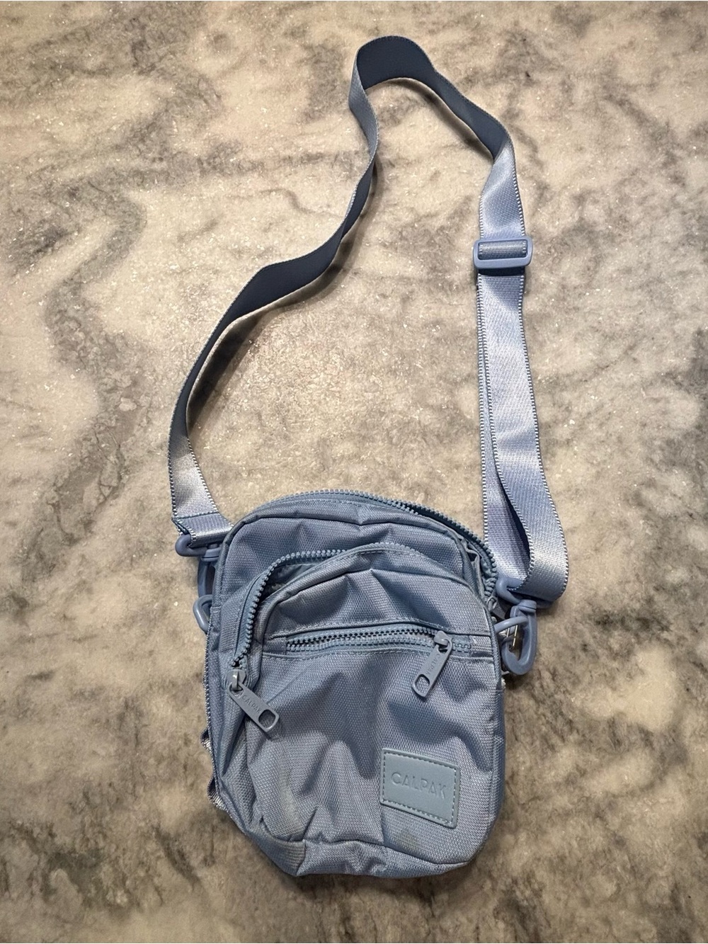 baby blue crossbody 🩵